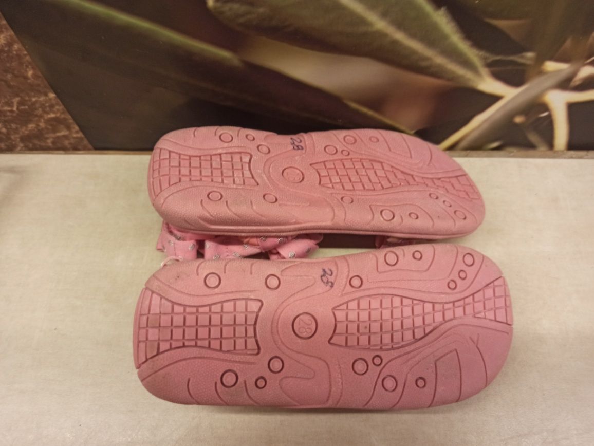 HELLO KITTY sandałki regulowane H&M rozm.28