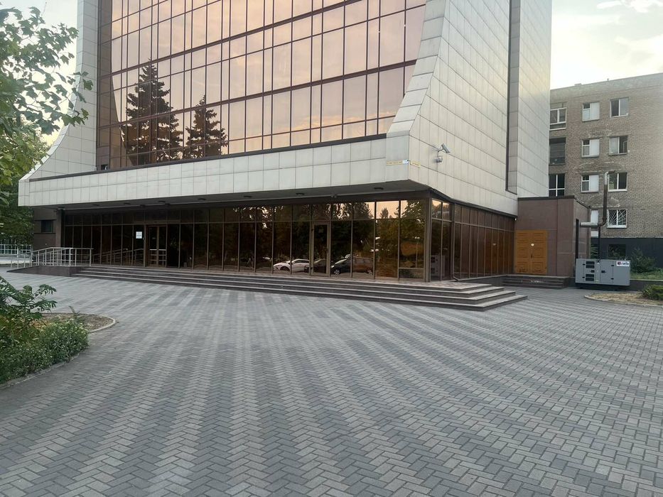 Сдам в аренду помещение на красной линии