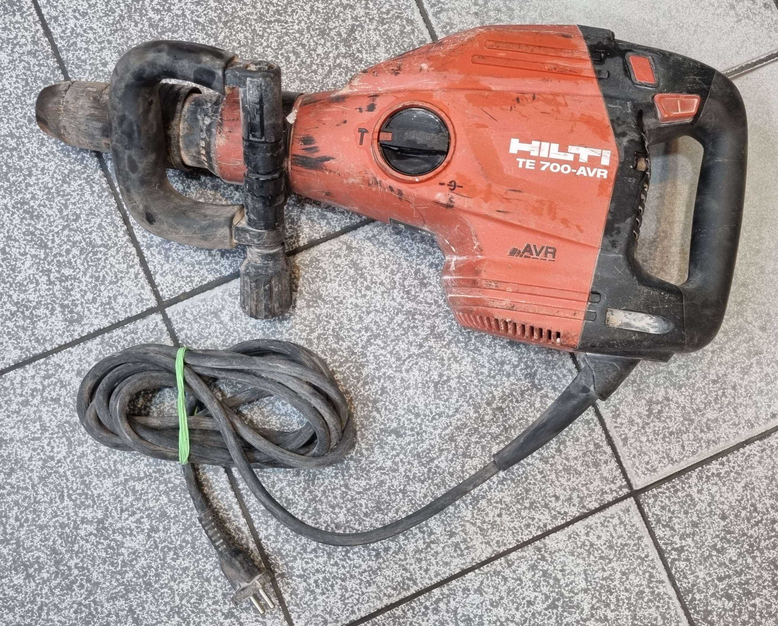 Młot wyburzeniowy HILTI TE 700-AVR SDS-MAX 2024R