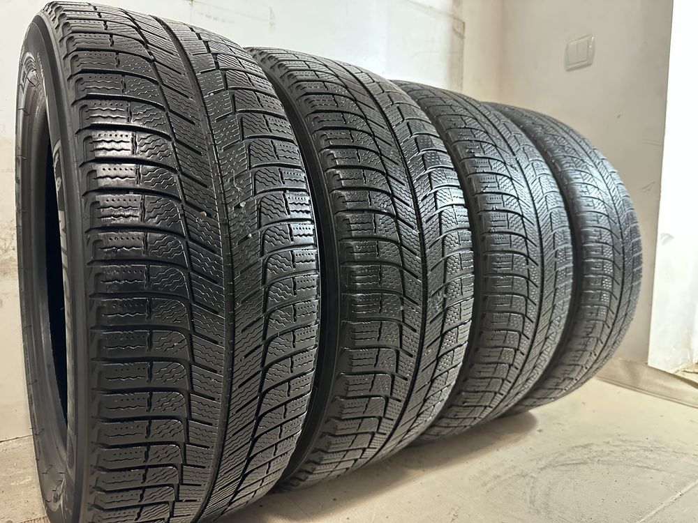 Michelin X Ice 215/55r17 зимова