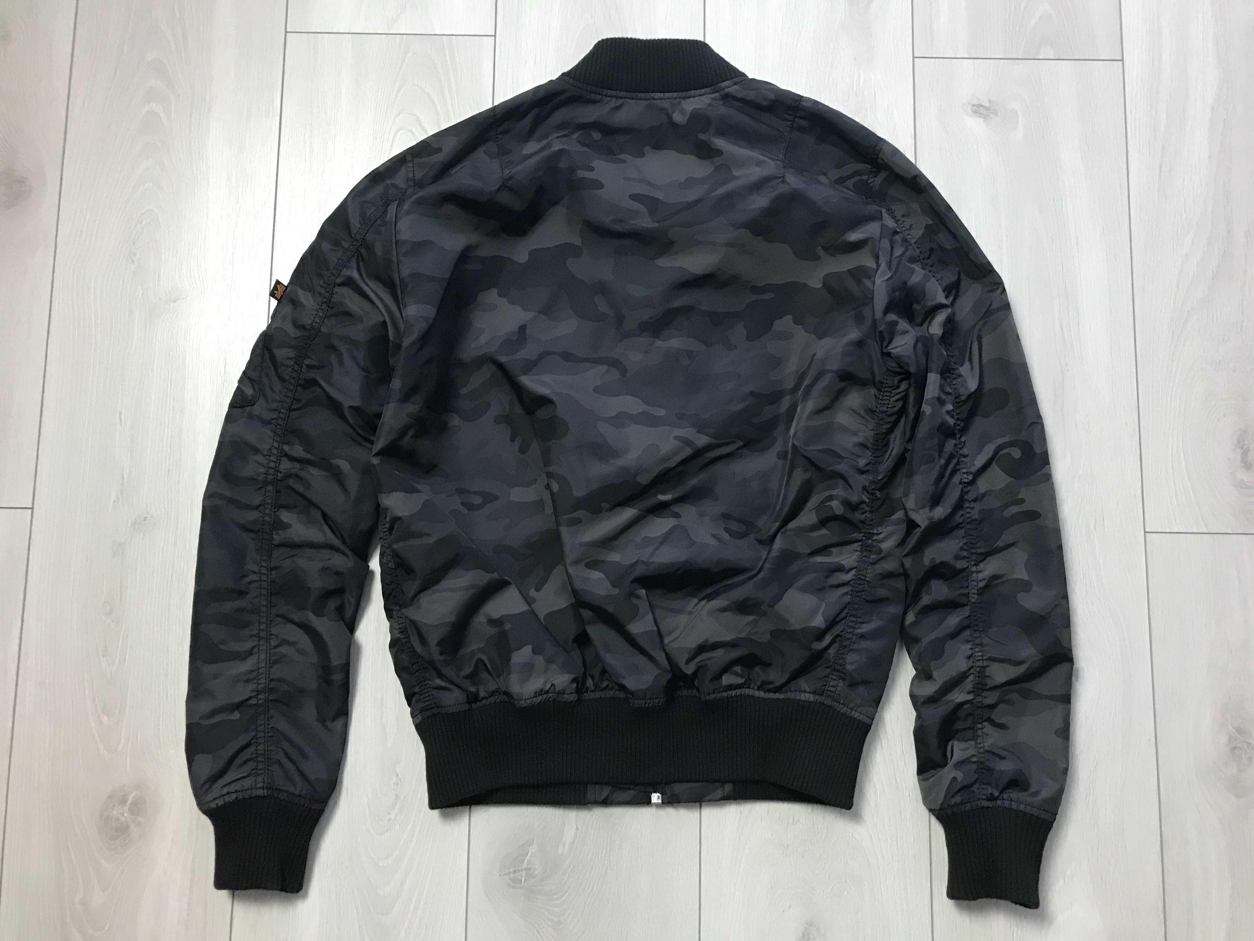 ALPHA INDUSTRIES r.S oryginalna kurtka męska stan BDB