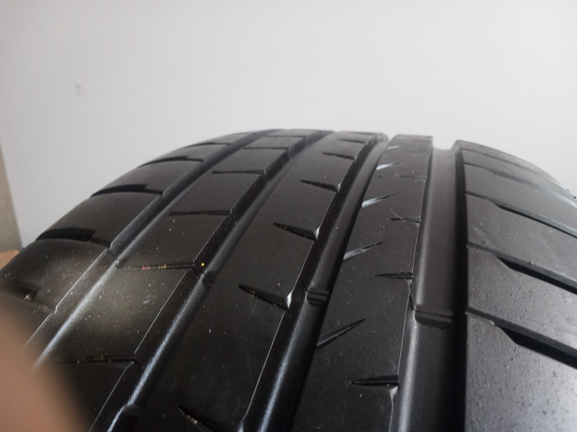 Opony letnie 235/45R20  Bridgestone jak nowe 21r