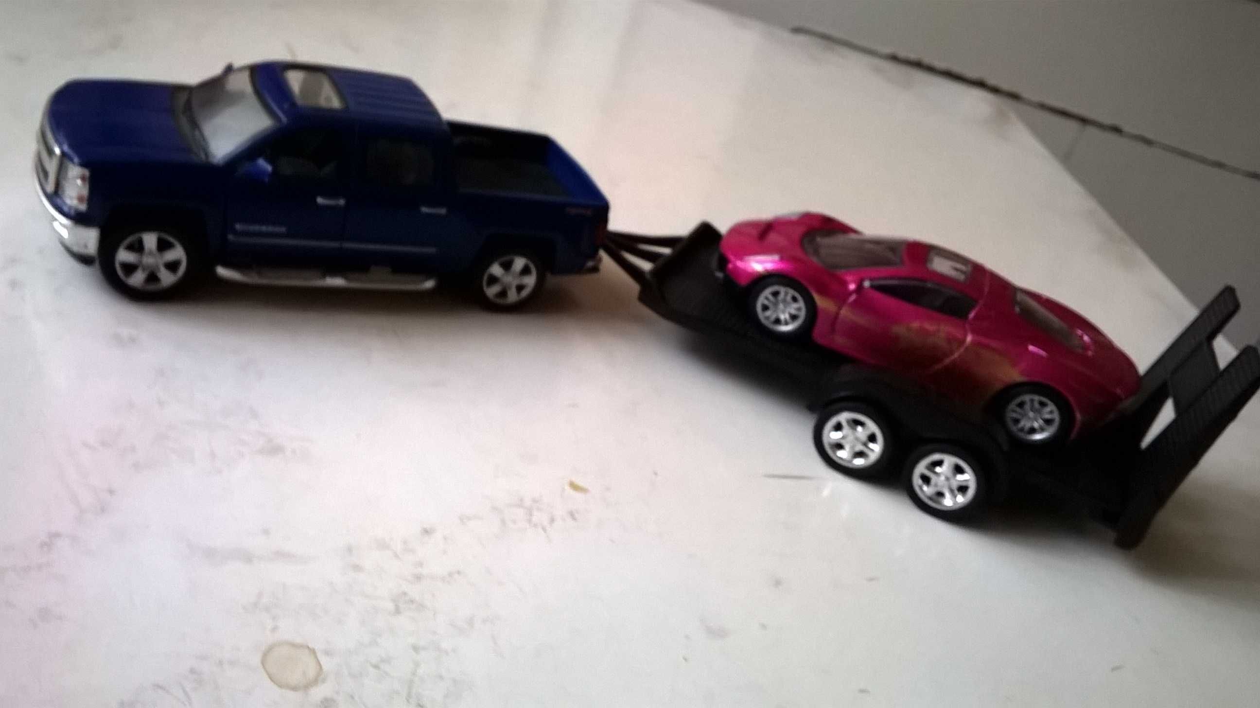 CHEVROLET Silverado model z przyczepą lawetą + pocket car