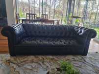 Sofá chesterfield em pele