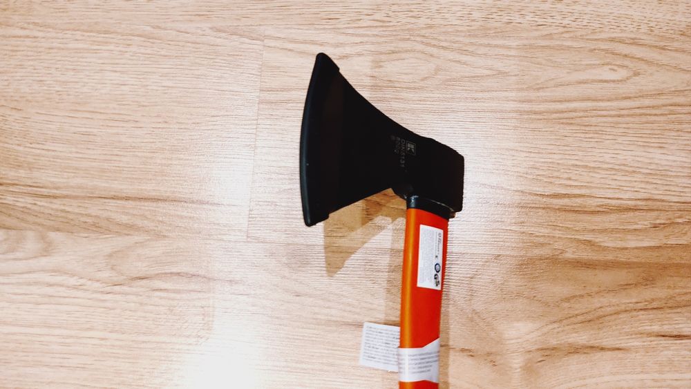 Siekiera profilowana średnia, trzon gumowy 38cm