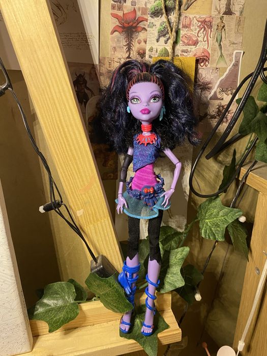 Лялька Монстер Хай Джейн Булітл, Монстер Хай Джейн, Джейн Булітл