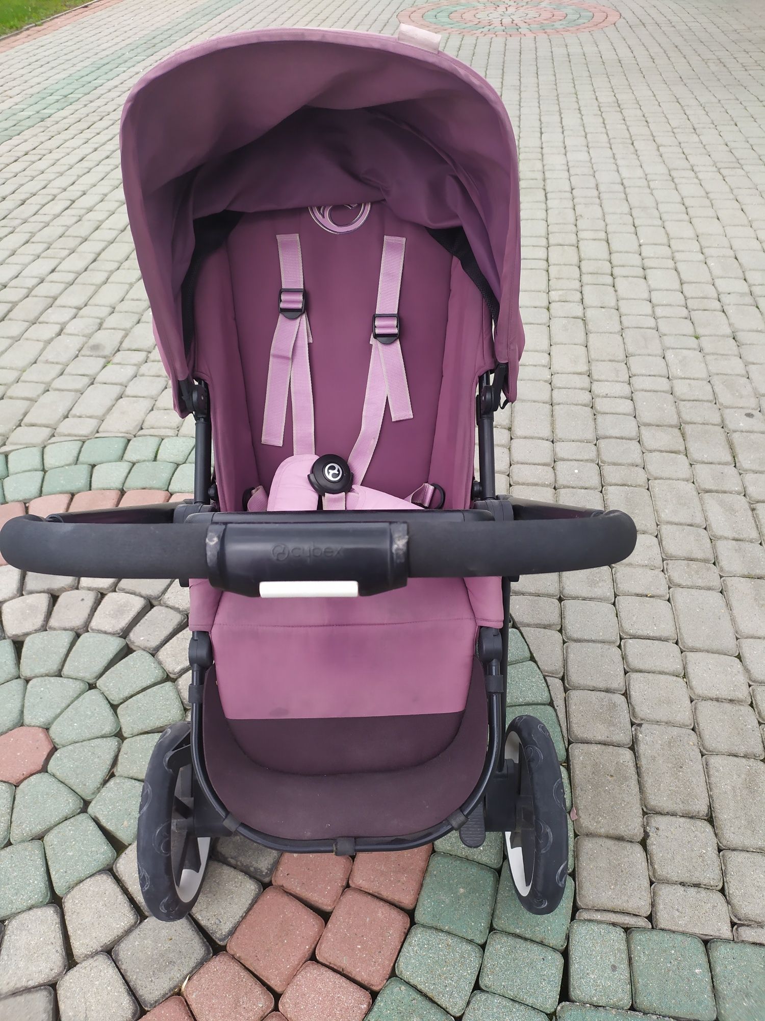 Wózek spacerowy Cybex.
Wózek bardzo wygodny,stan bardzo dobry .
Lekki