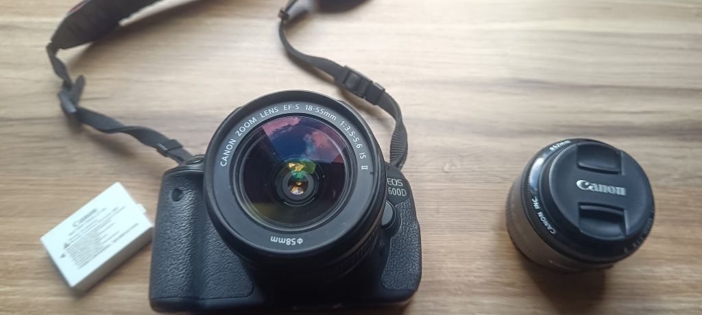 Canon EOS 600D - Lustrzanka APS-C + Obiektyw 18-55mm IS II i Jasny 50m
