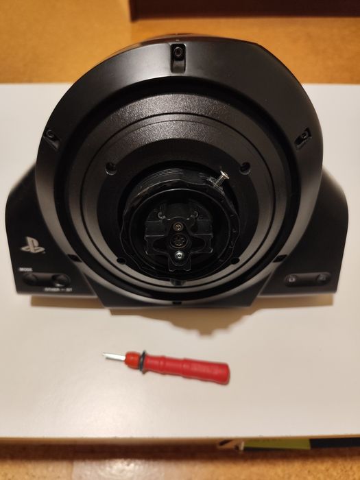 Thrustmaster T-GT com quatro opções de compra,