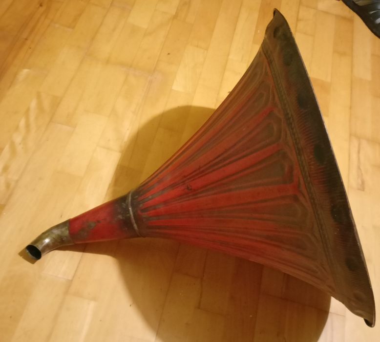 stara tuba gramofon patefon