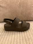 Crocs sandały na koturnie 38