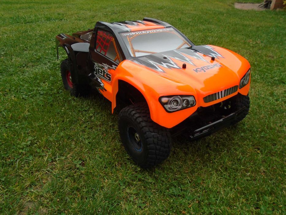 KYOSHO INFERNO Stadium Truck 1:7 1:8 Nitro Spalinowy 4WD  Model RC