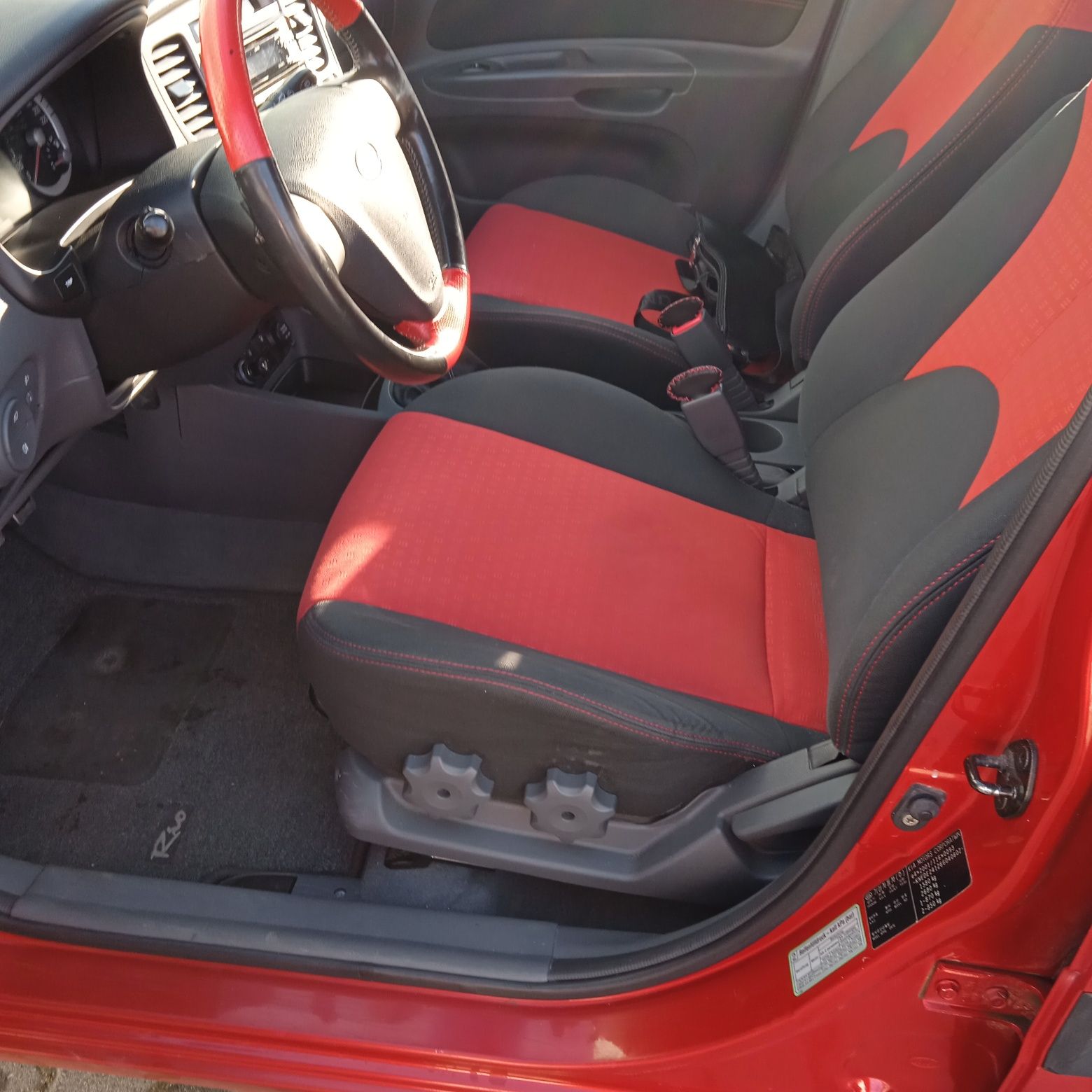 KiA RIO 2005 рік вкладень не потребує