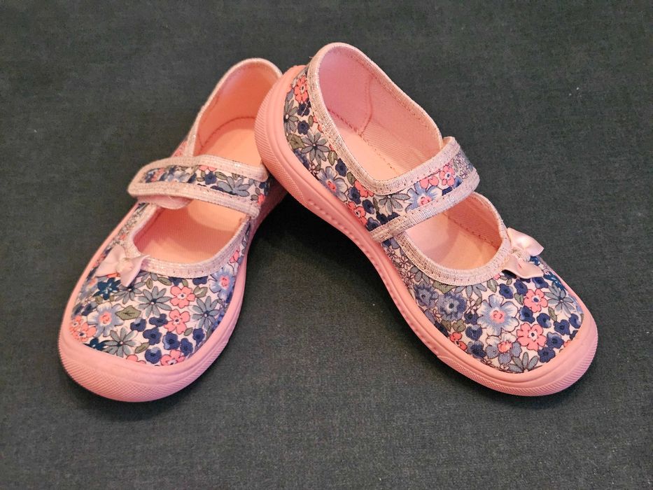 Papućki, kapcie do przedszkola, baleriny - rozmiar 30 - stan idealny