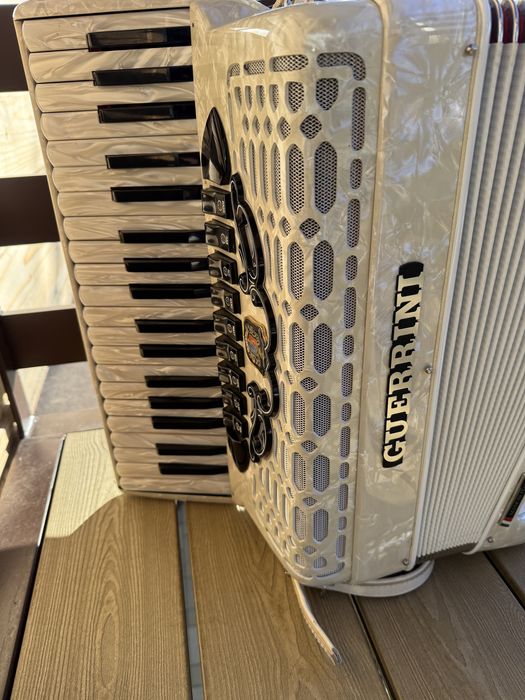 Akordeon klawiszowy .