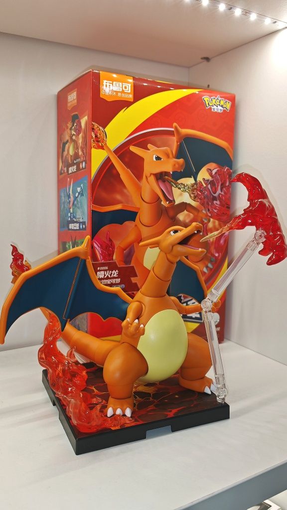 Figura Oficial Pokémon Charizard