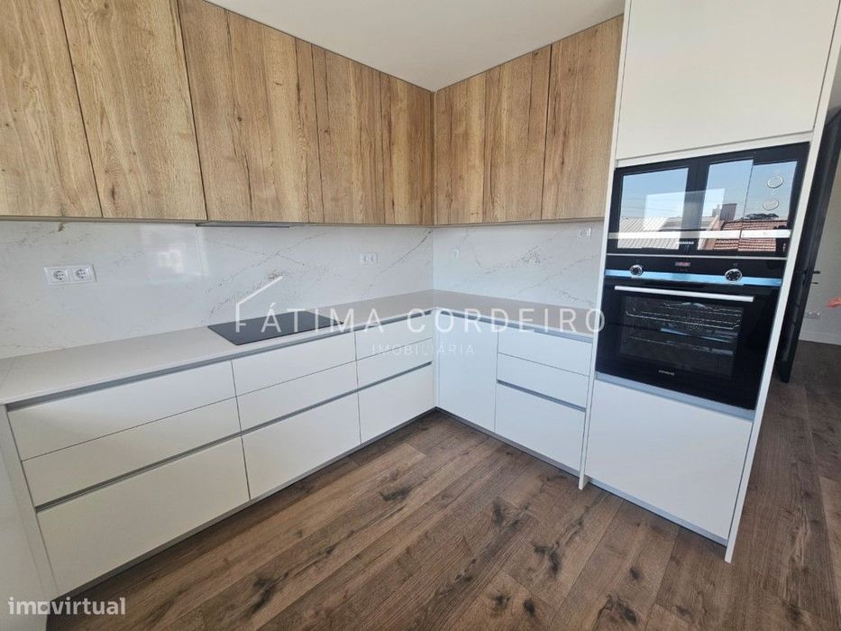 Magnífico apartamento T3, situado no 2.º andar direito de um edifíc...