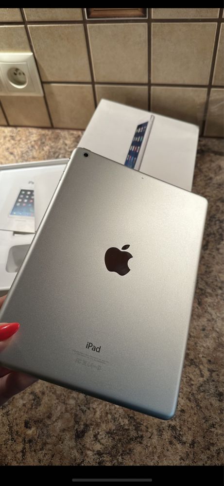 Tablet ipad Apple Rerina - super stan!