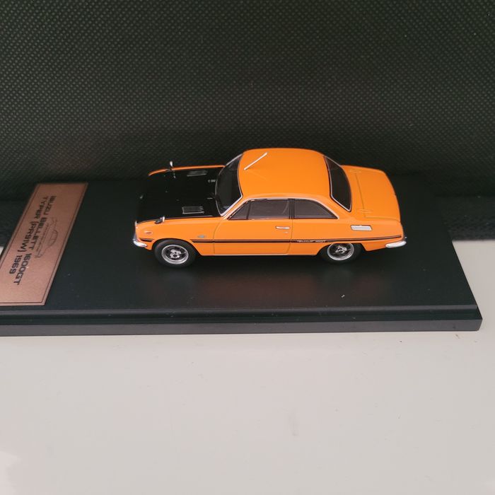 Carro miniatura Isuzu