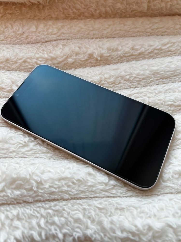 iPhone 14 128GB Starlight