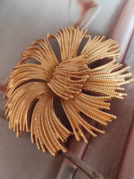 Легендарна брошка Корделія