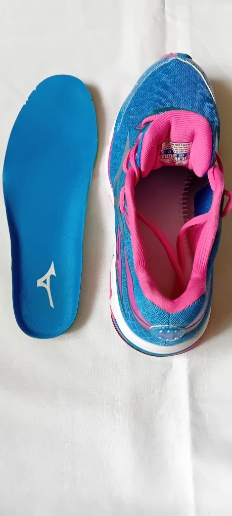 Buty sportowe Mizuno Wave Connect  2 rozmiar 41