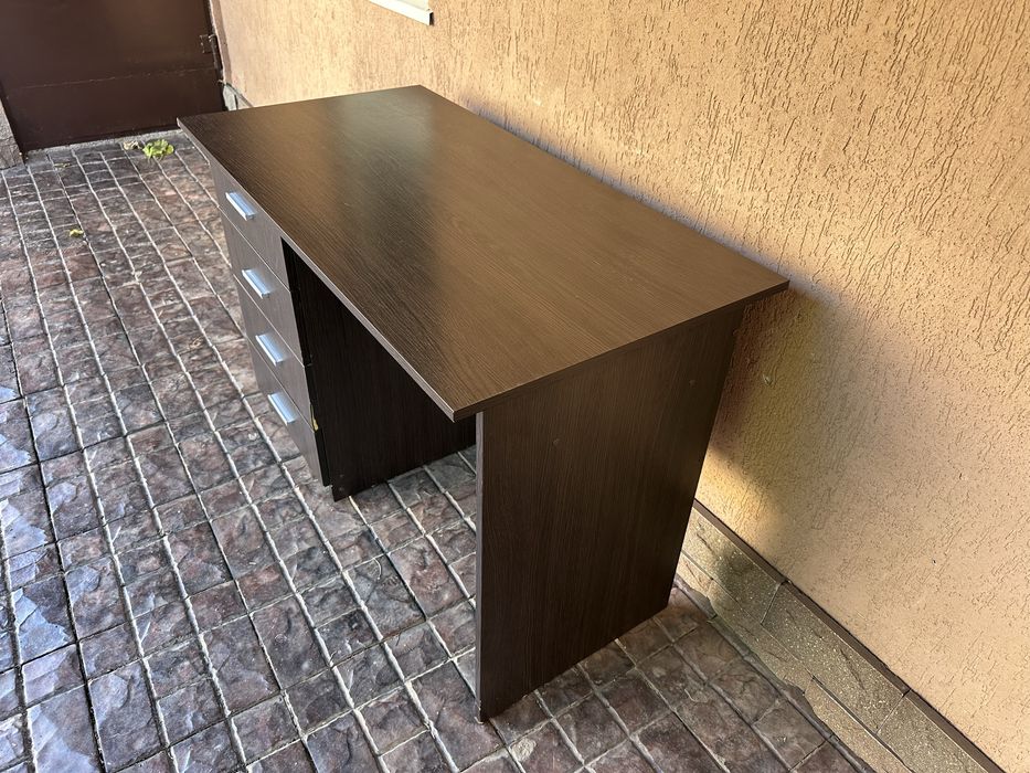 Стол письменный