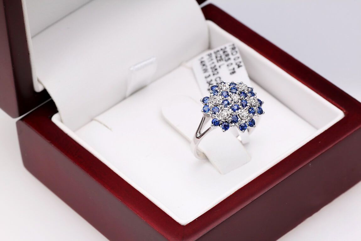 Złoty pierścionek Staviori z diamentem
