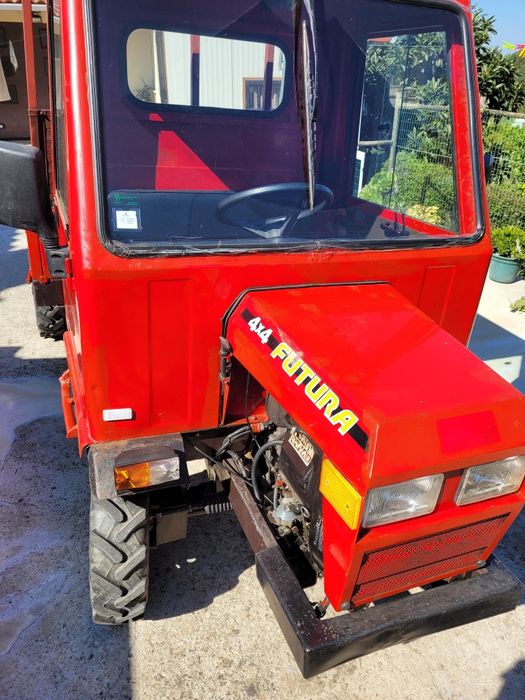 Trator carro Futura motor com 26 cavalos