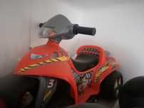 Moto eléctrica criança