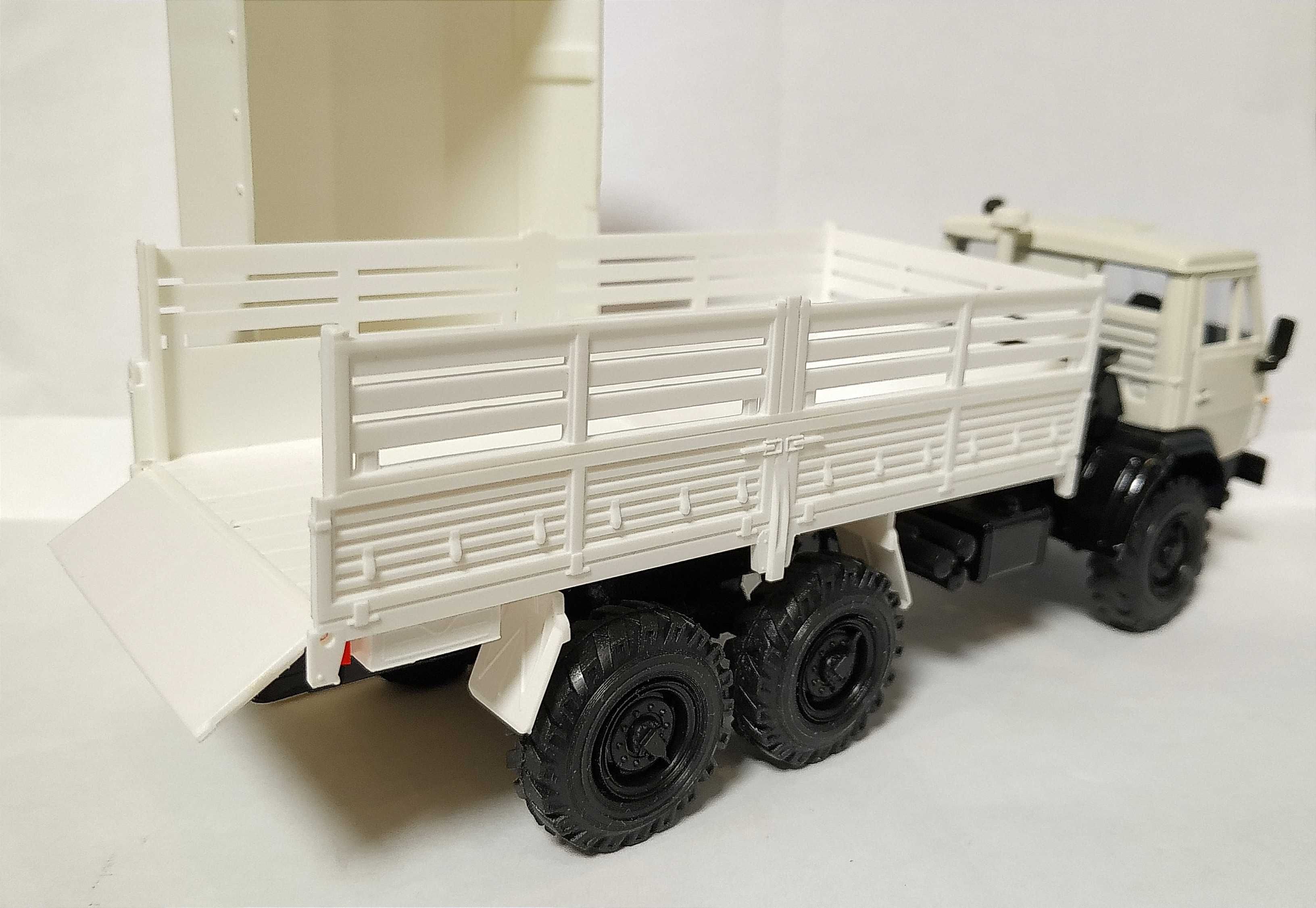 модель КамАЗ-4310 з тентом (1983) Елекон элекон масштаб 1:43