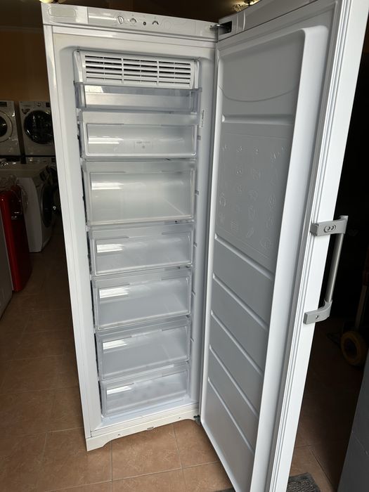 морозильна камера Hotpoint ARISTON No frost Mod.UPS 1711 F/H