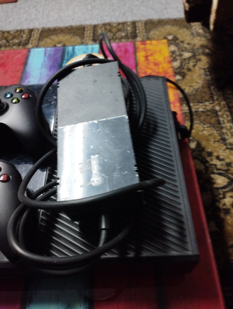Xbox ONE 2 pady kabel HDMI zasilacz 3 gry.