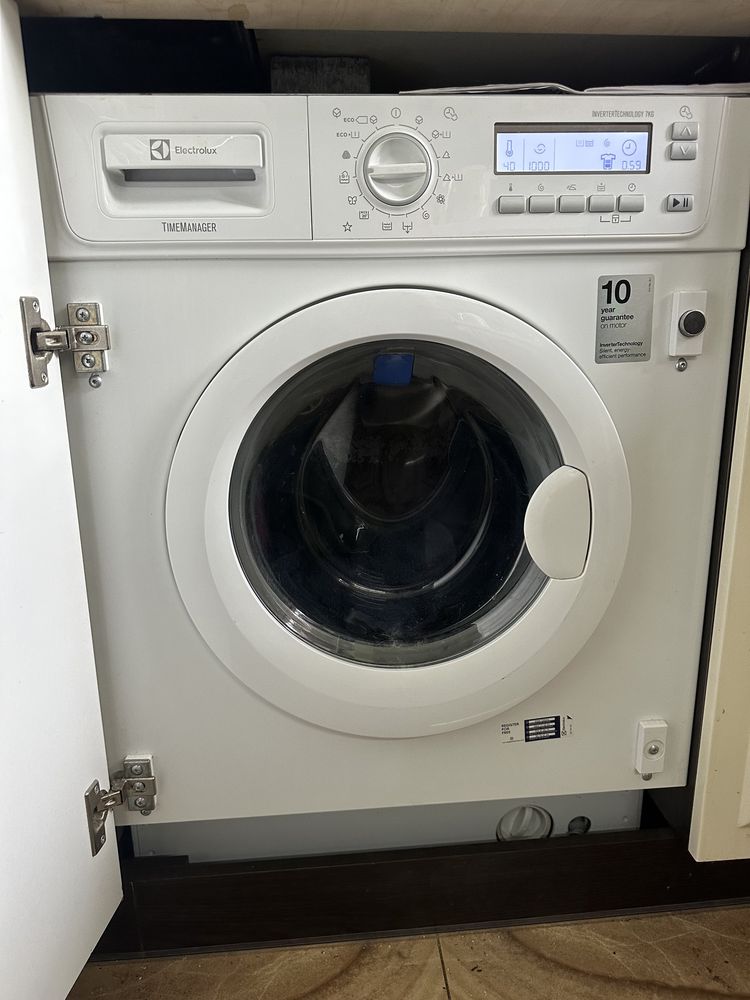 Встраиваемая стиральная машинка Electrolux