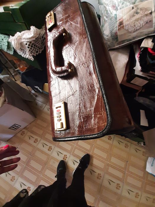 Malote em couro com codigo