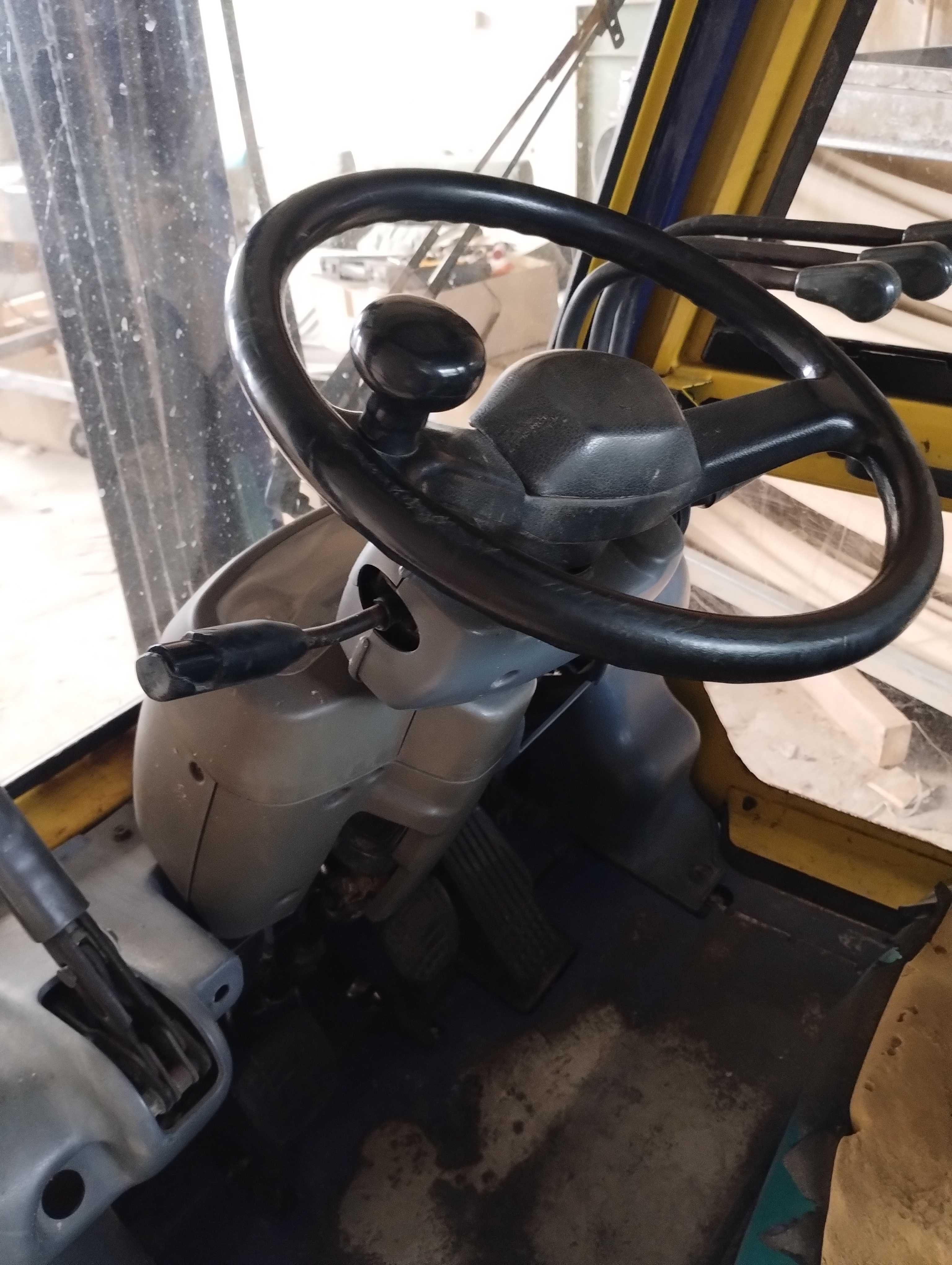 Wózek widłowy Komatsu FG25HT
