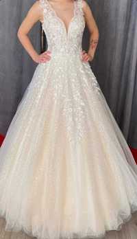 Sprzedam piękną suknię ślubną (księżniczka) 170+7cm obcas (S/M)
