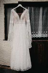 Suknia ślubna boho piękna koronka szerokie rękawy