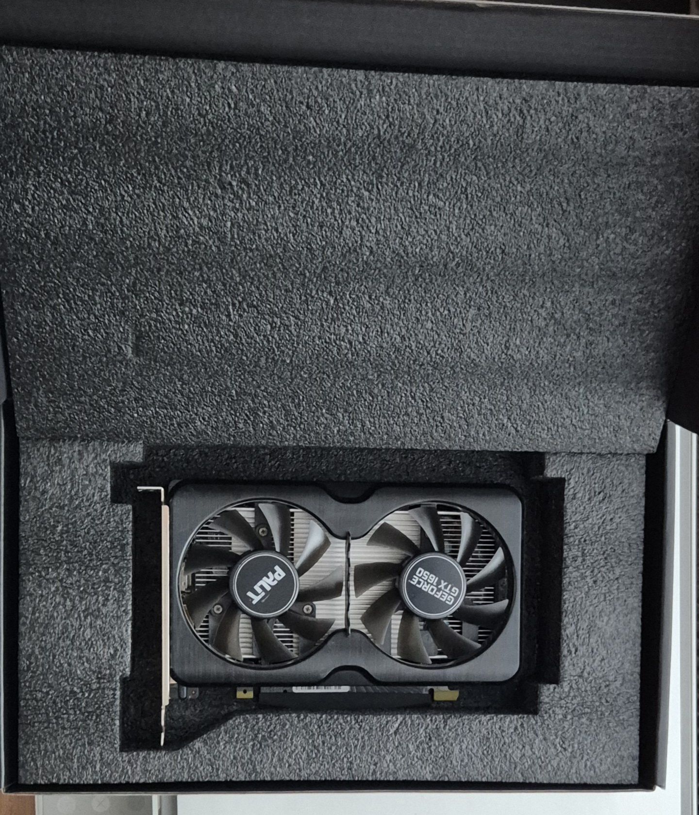 Karta graficzna Geforce GTX 1650,4GB