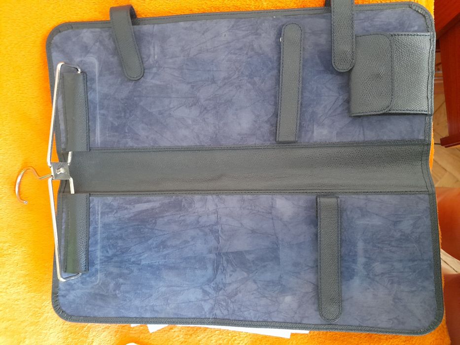 Etojo para gravatas e botoes de punho