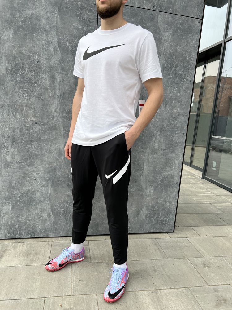 Футболка Nike Swoosh [S,M,L,XL]  Оригінал teech fleece