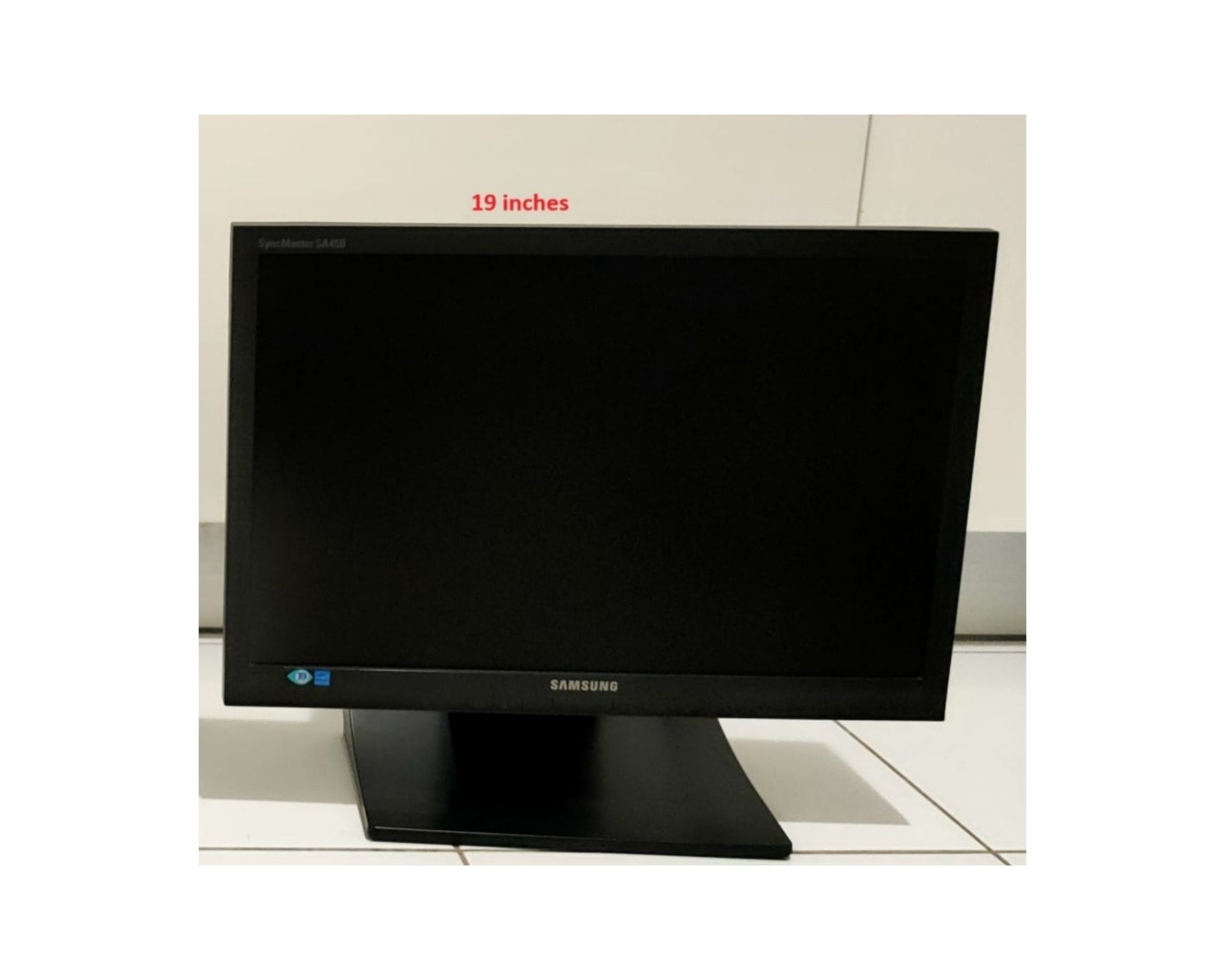 2 monitory Samsung – 24" i 19" + regulowane ramię do monitora.