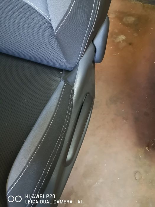 Сидіння передні від пежо