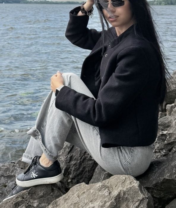 Бомбер чорний, жіночий