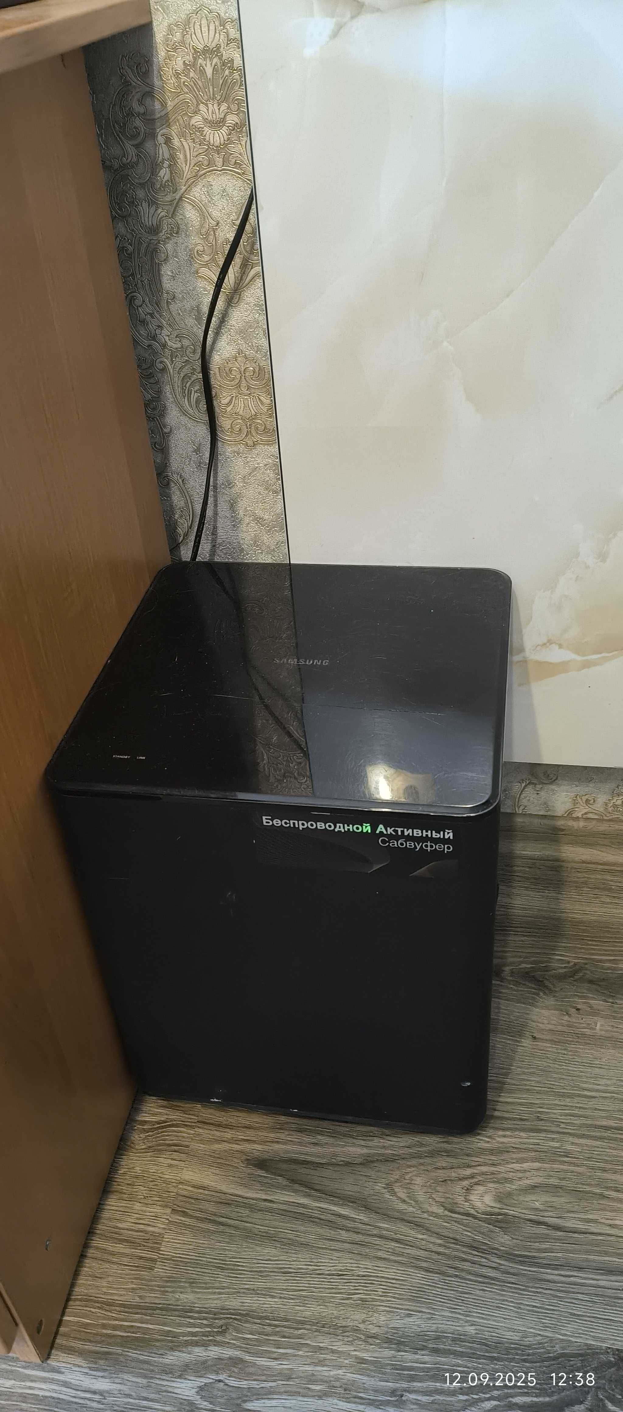 Саундбар Samsung HT-WS1 2.1 260Вт