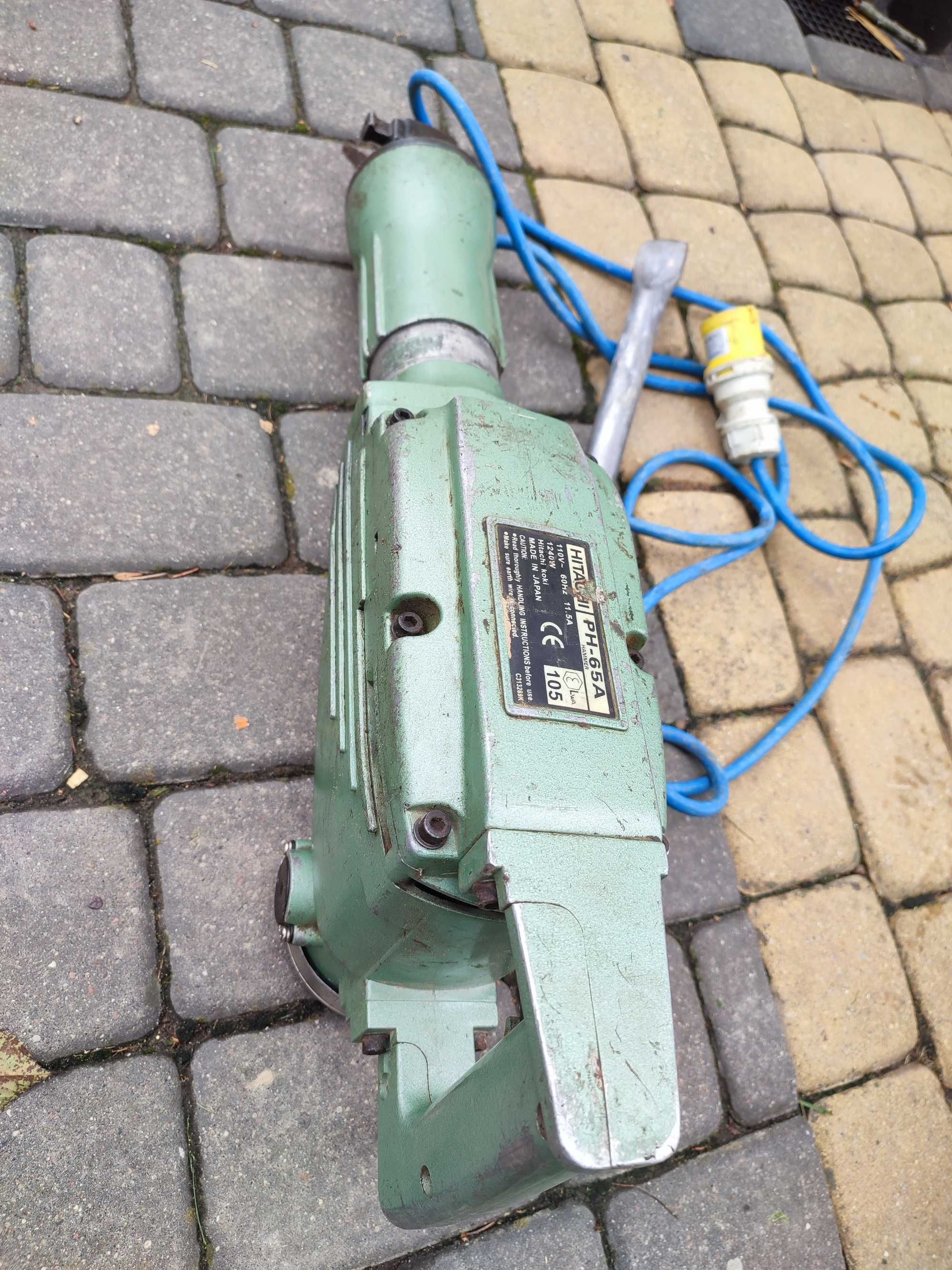Młot wyburzeniowy Hitachi PH-65A + kostka 220-110