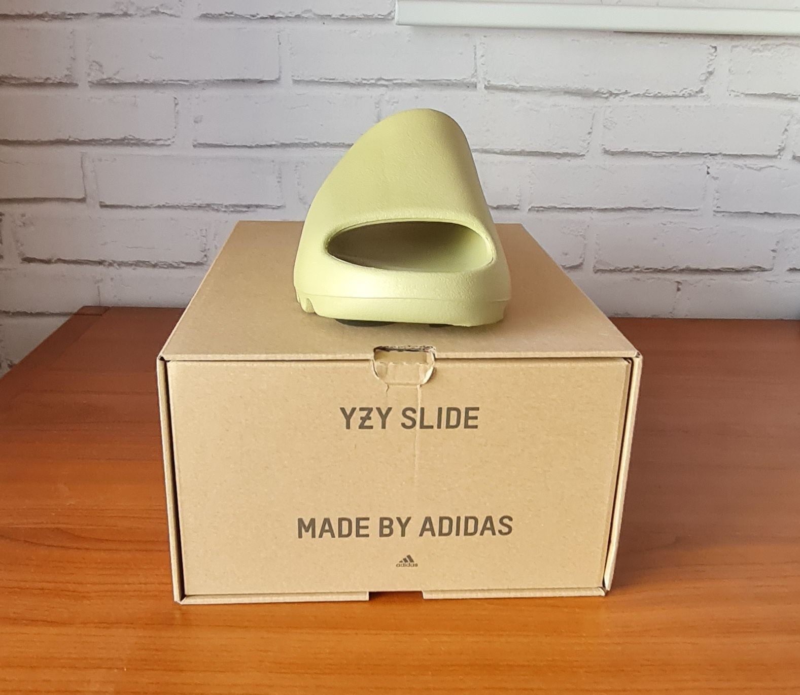 Yeezy slide resin