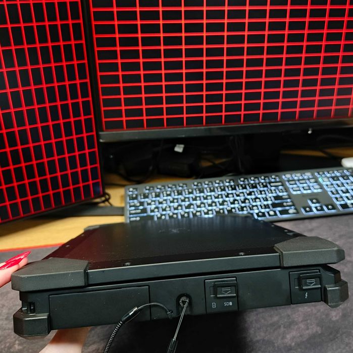 Захищений сенсорний ноутбук Dell 7330 Rugged Extreme i7-1165G7 16/512