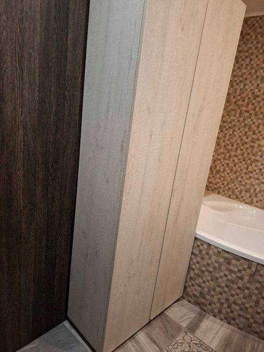 Шафа для ванної 80×37×205 см, з полицями та шухлядами