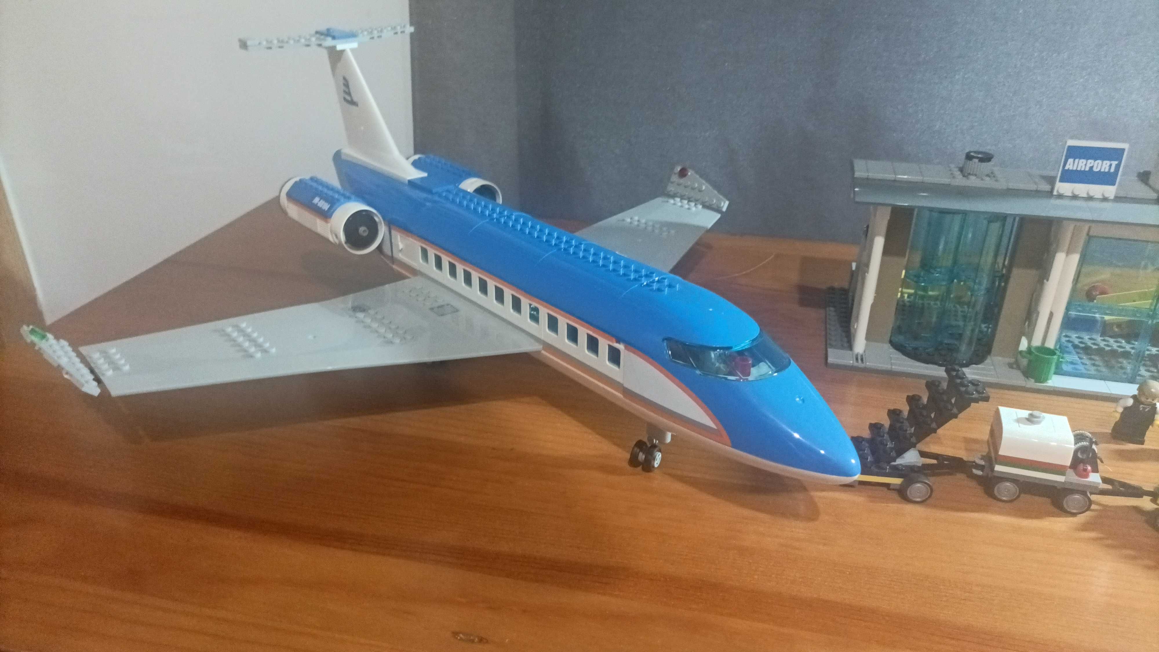 LEGO City Avião e aeroporto 60104